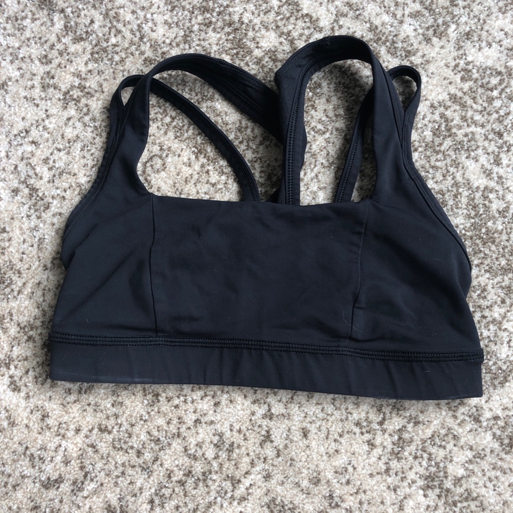 Black lululemon sports bra size 4